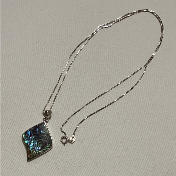 Elegant Sterling Silver 925 Abalone Pendant Necklace size 24’ in chain - Picture 3 of 12